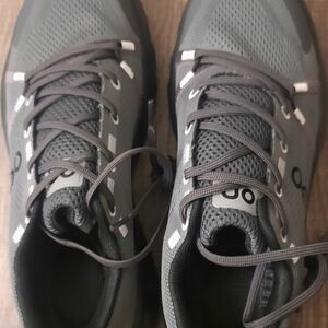 On Running Gray Athletic Shoes with Breathable Mesh and Modern Design